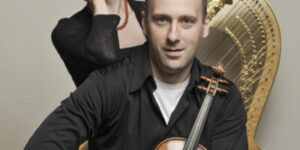 Read more about the article Saitenstraßen – unterwegs mit Harfe & Violine